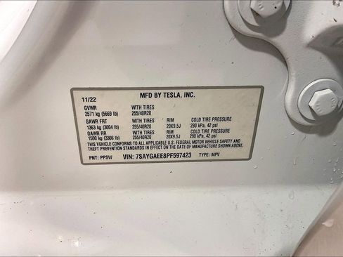 Used 2023 Tesla Model Y Long Range AWD/4WD image 19
