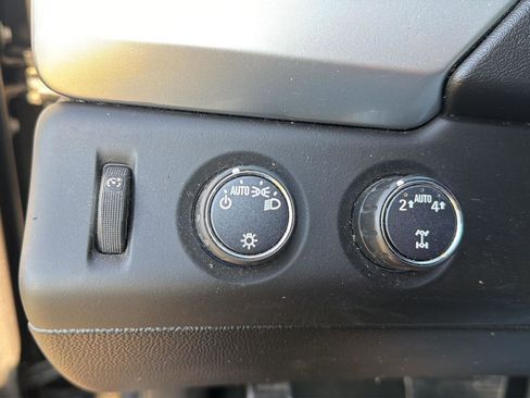 Used 2017 Chevrolet Tahoe LT image 17