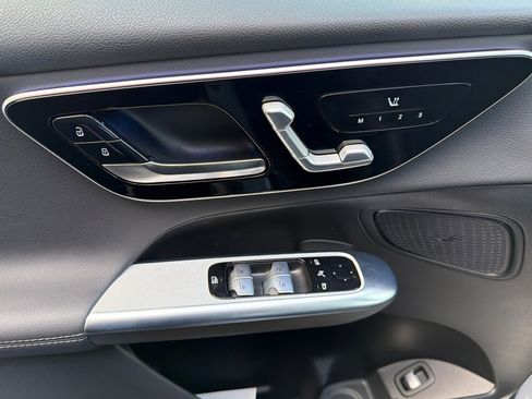 Certified 2025 Mercedes-Benz GLC 300 4MATIC image 11