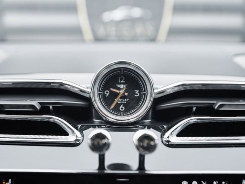 Used 2023 Bentley Bentayga Extended Wheelbase image 77