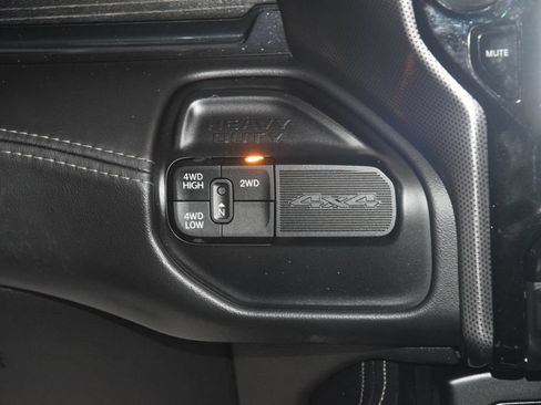 Used 2024 RAM 5500 4x4 Crew Cab image 30