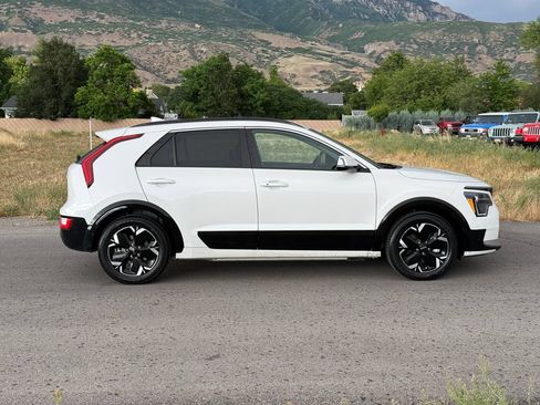 Used 2023 Kia Niro Wind FWD image 5