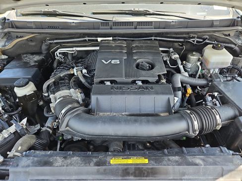 Used 2022 Nissan Frontier PRO-4X w/ Pro-4X Premium Package AWD/4WD image 37