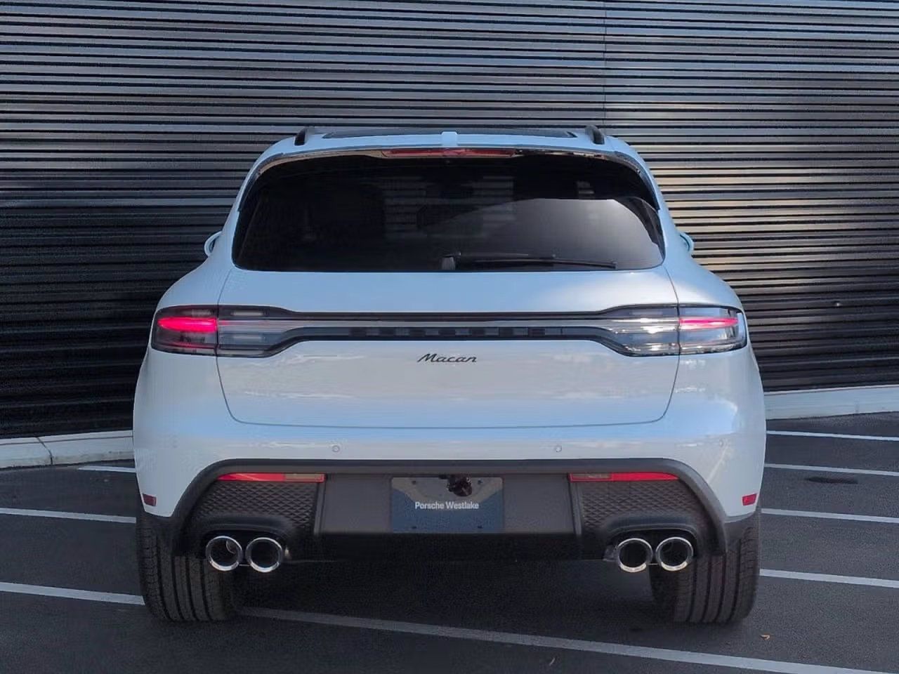 Certified 2026 Porsche Macan AWD/4WD image 6