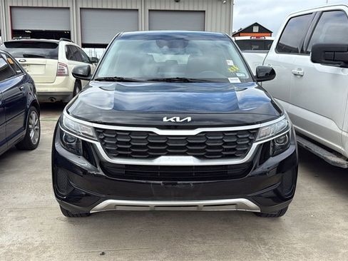 Used 2022 Kia Seltos LX image 2