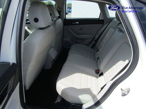 Used 2022 Volkswagen Jetta SE FWD image 22