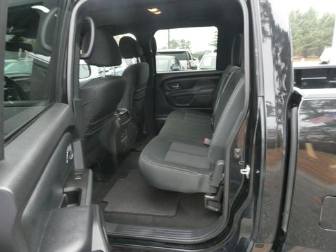 Used 2019 Nissan Titan SV w/ SV Convenience Package image 27