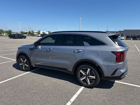Used 2022 Kia Sorento S w/ Panoramic Sunroof Package FWD image 11