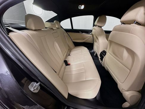 Used 2020 BMW 530i w/ Lighting Package image 28