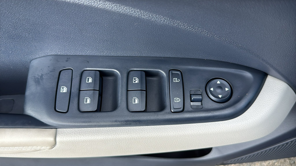Used 2026 Hyundai Venue SEL FWD image 16