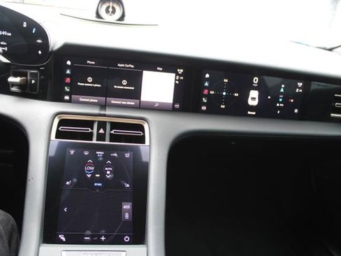 Used 2022 Porsche Taycan 4S image 34