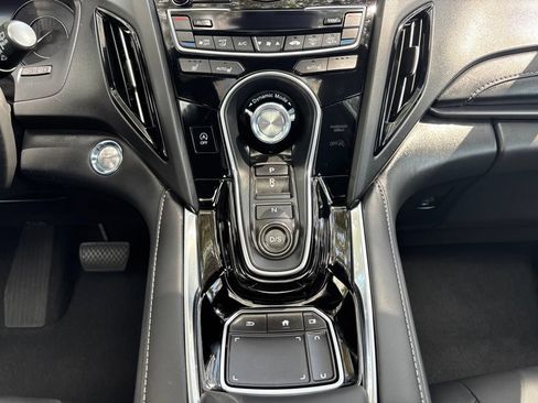 Used 2025 Acura RDX SH-AWD image 28