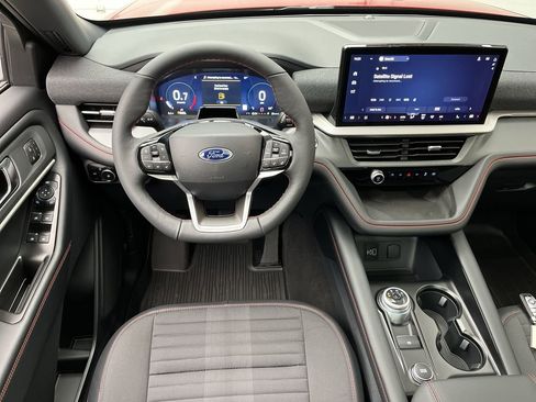 New 2026 Ford Explorer ST-Line w/ ST-Line Street Pack AWD/4WD image 16