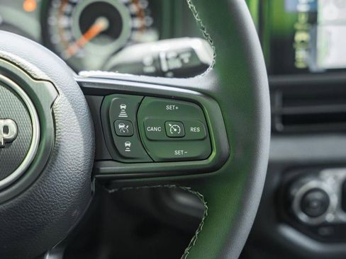 New 2025 Jeep Gladiator Sport image 31