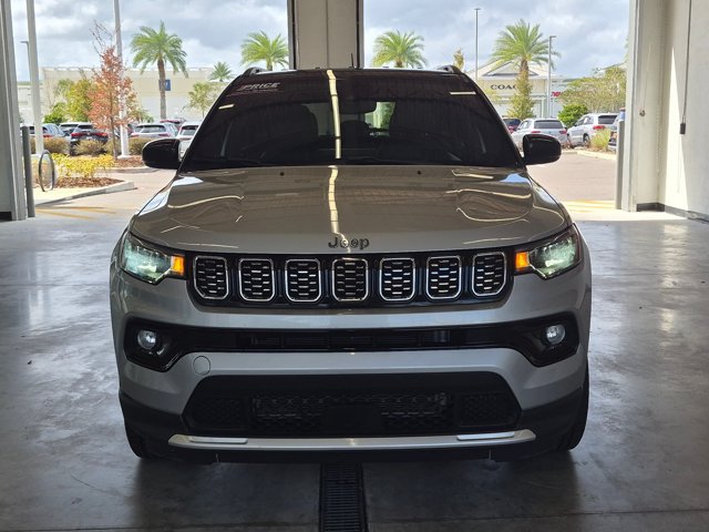 Used 2025 Jeep Compass Limited AWD/4WD image 2