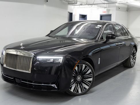 Used 2025 Rolls-Royce Ghost image 11