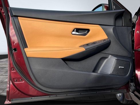 Used 2024 Nissan Sentra SV w/ SV Premium Package image 31