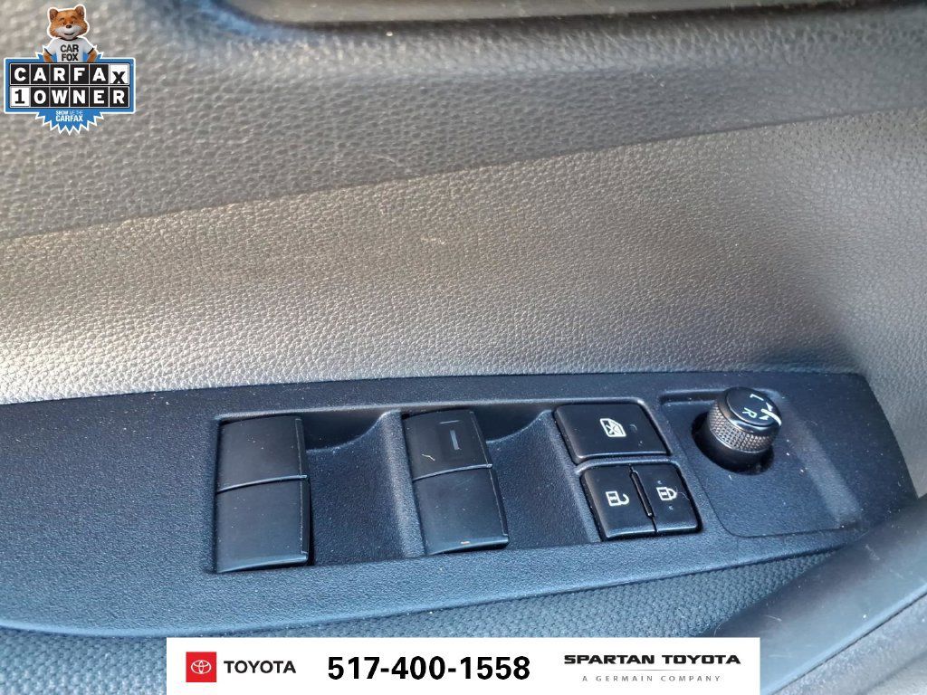 Used 2025 Toyota Corolla LE FWD image 16