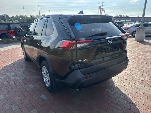Used 2023 Toyota RAV4 LE FWD image 7