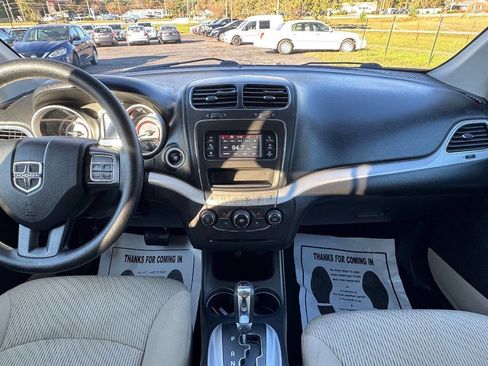 Used 2018 Dodge Journey SXT image 13