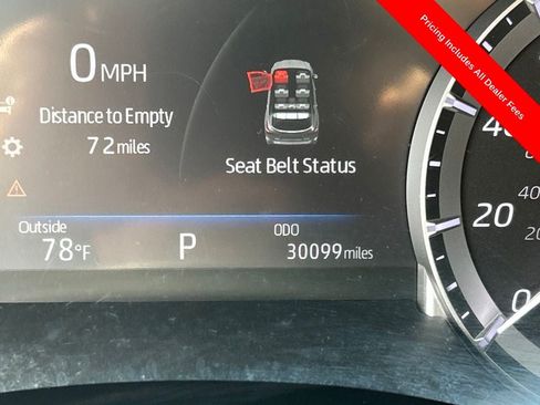 Used 2023 Toyota Highlander XSE FWD image 11
