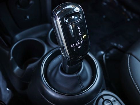 Used 2023 MINI Cooper 2-Door Hardtop image 19