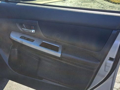 Used 2014 Subaru Crosstrek 2.0i Premium image 24