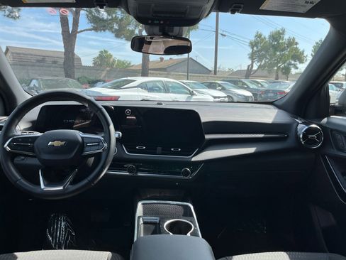 Used 2025 Chevrolet Equinox LT image 31