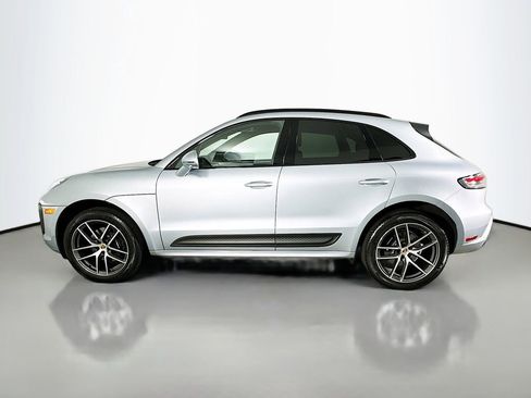Certified 2023 Porsche Macan AWD/4WD image 2
