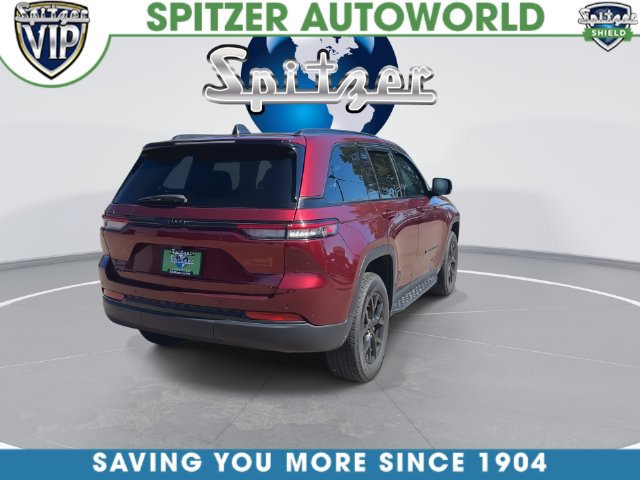 Used 2024 Jeep Grand Cherokee Altitude AWD/4WD image 17