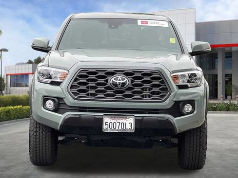 Used 2022 Toyota Tacoma TRD Off-Road w/ TRD Premium Off Road Package AWD/4WD image 11