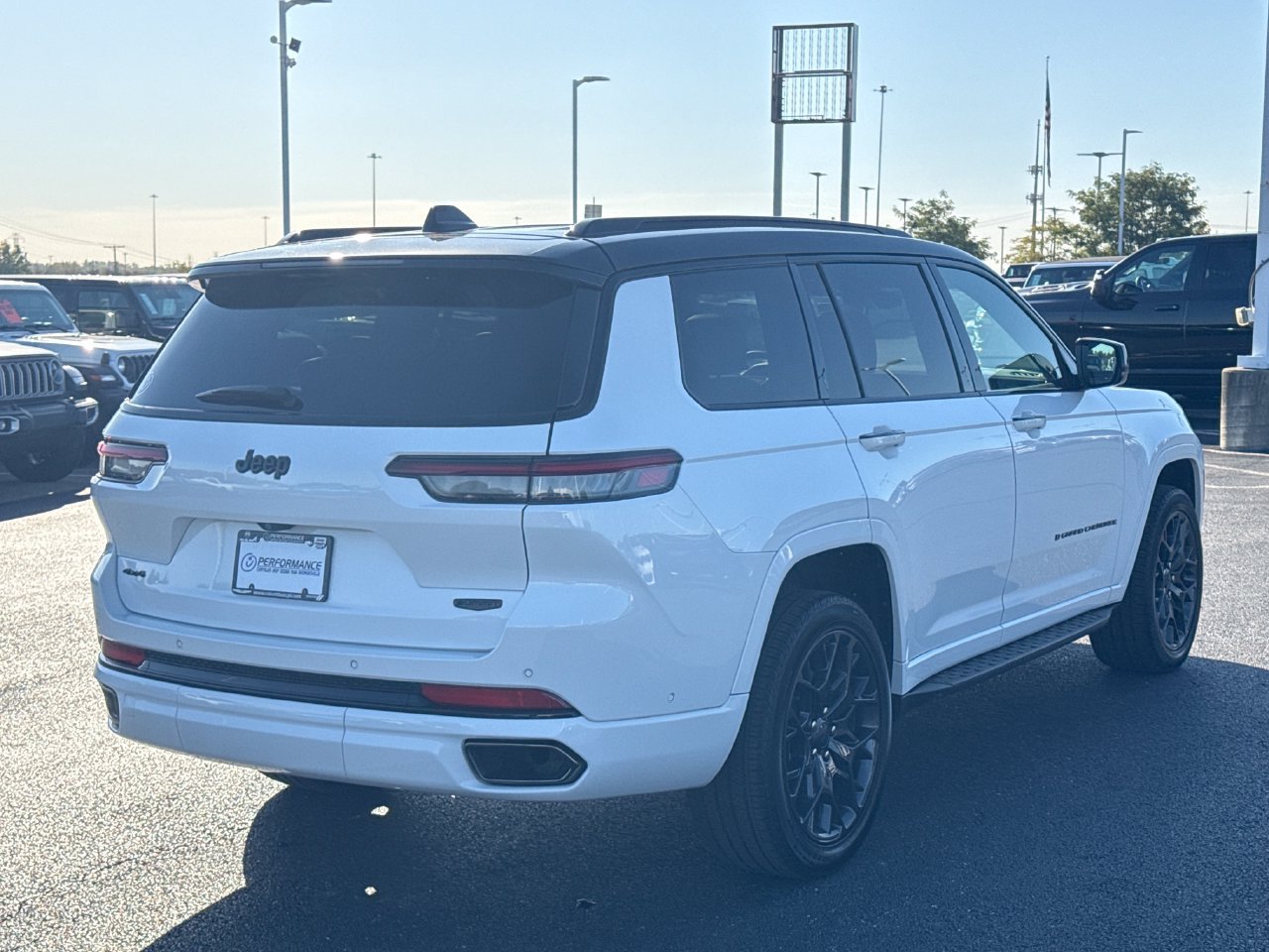 Certified 2025 Jeep Grand Cherokee L Summit w/ Obsidian Package AWD/4WD image 3