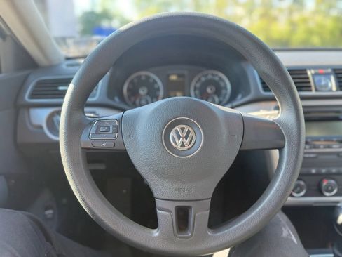 Used 2013 Volkswagen Passat 2.5 S FWD image 13