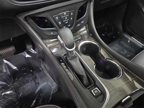 Used 2019 Buick Envision Essence image 25