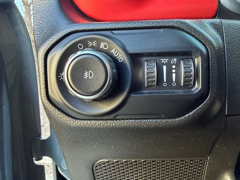 Used 2022 Jeep Wrangler Rubicon w/ LED Lighting Group image 17