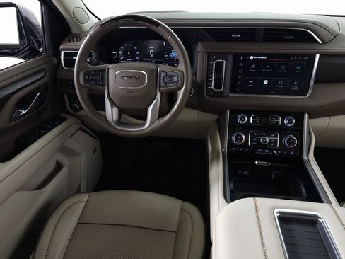 Used 2023 GMC Yukon Denali w/ Advanced Technology Package image 19