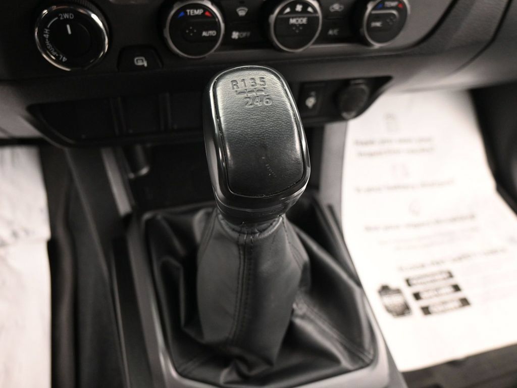 Used 2022 Toyota Tacoma TRD Off-Road AWD/4WD image 21
