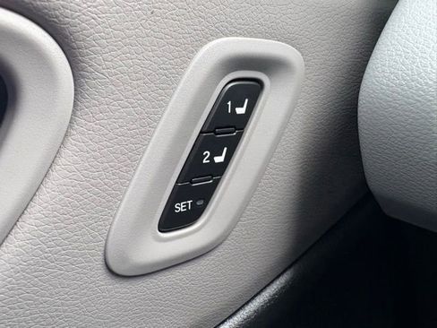 Used 2025 Honda Pilot EX-L image 25