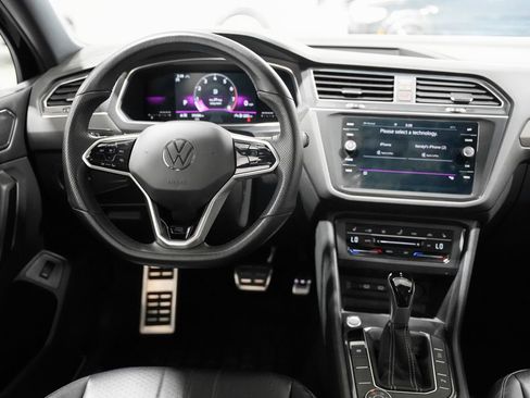 Used 2022 Volkswagen Tiguan SE R-Line AWD/4WD image 13
