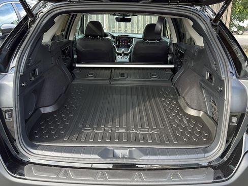 Used 2025 Subaru Outback Limited image 38