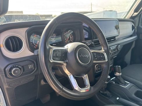 Used 2024 Jeep Wrangler Unlimited Sahara AWD/4WD image 10