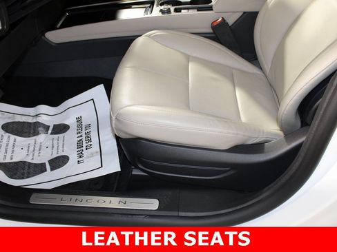 Used 2025 Lincoln Corsair Grand Touring image 10