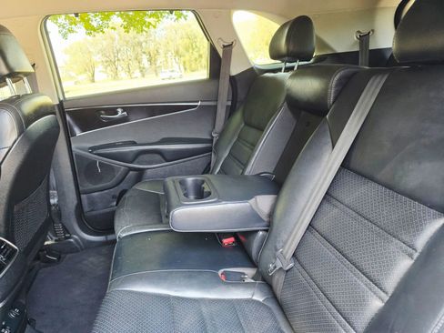 Used 2017 Kia Sorento EX FWD image 51