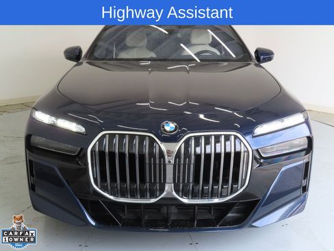 Used 2023 BMW 760i xDrive w/ Executive Package AWD/4WD image 9