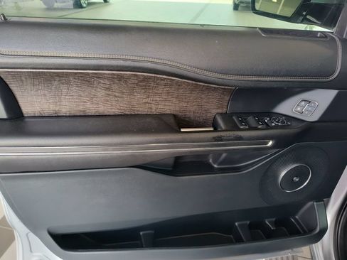 Used 2020 Ford Expedition Limited RWD image 23