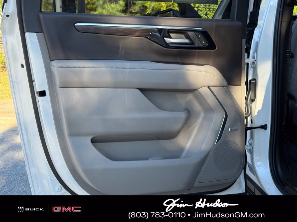 Used 2025 Chevrolet Suburban Z71 w/ Z71 Off-Road Package AWD/4WD image 23