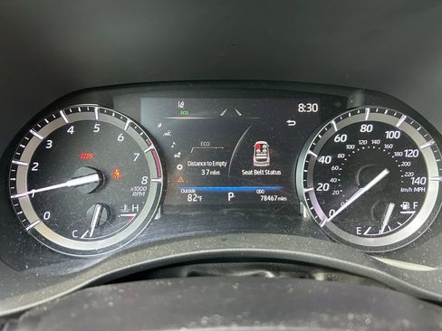 Used 2021 Toyota Highlander XLE FWD image 24