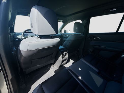 Used 2024 Honda Prologue Touring image 25