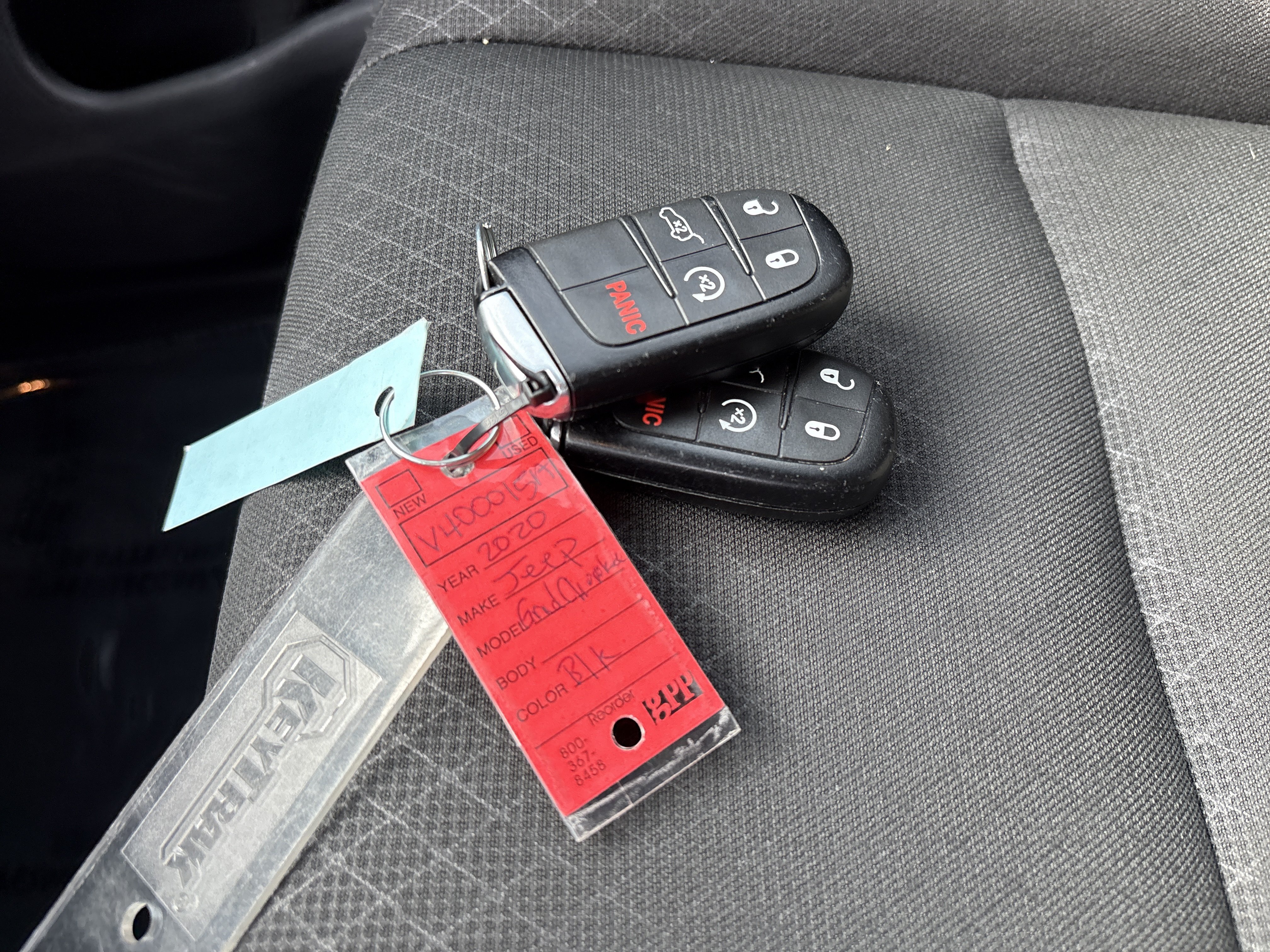Used 2020 Jeep Grand Cherokee Laredo RWD image 37