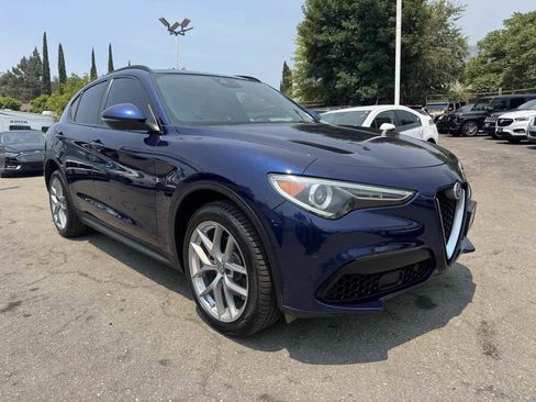 Used 2018 Alfa Romeo Stelvio Ti Sport image 1